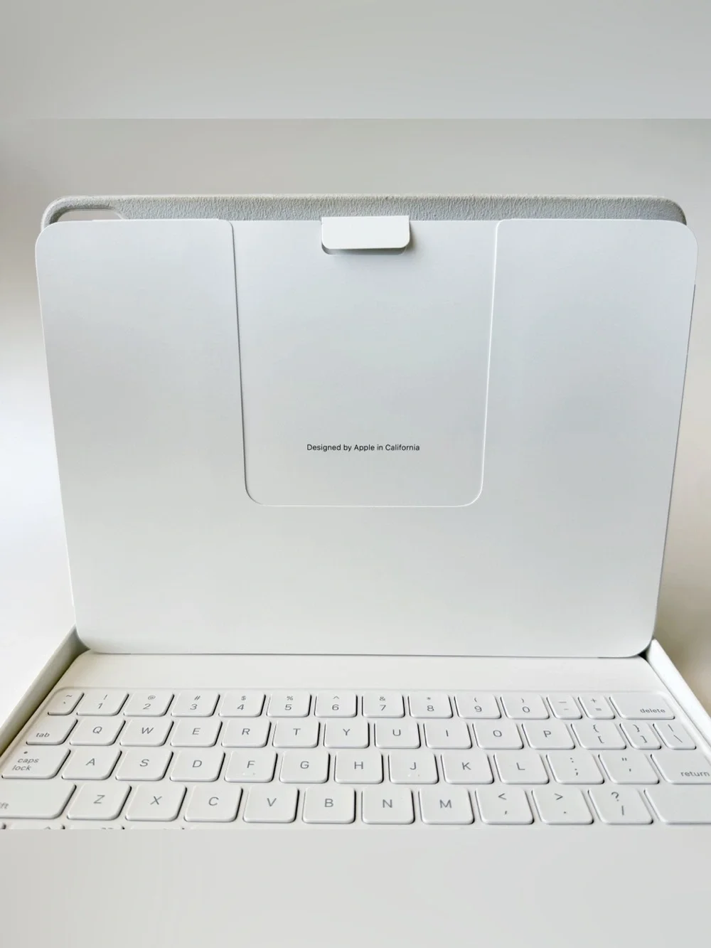 Apple Magic Keyboard for iPad Air 11” and iPad 11” Pro White MJQJ3LL/A